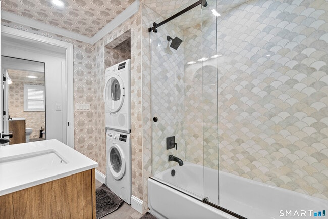 Building Photo - 180 Ruane St