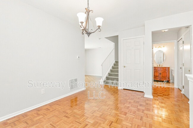 Building Photo - 1 Periwinkle Ln