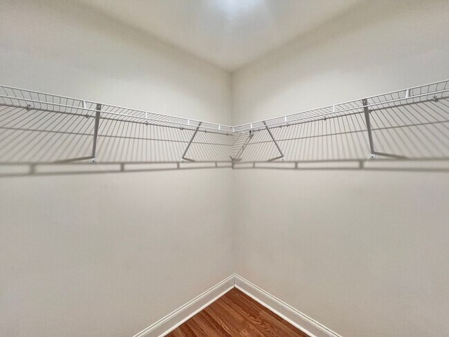 Building Photo - Stunning 3BD, 3BA Raleigh Townhome in an H...
