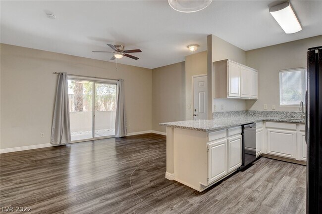 Building Photo - 5650 E Sahara Ave