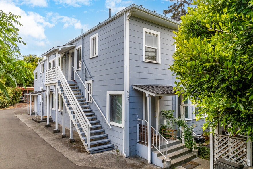 328 building - 334 45th St