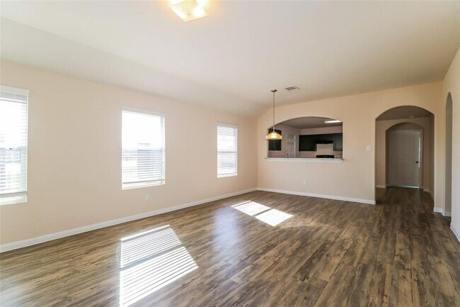 Building Photo - 2414 Peterborough Way