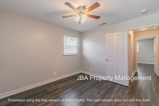 Building Photo - 3515 Selk Ave