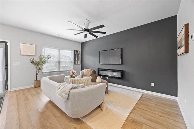 Building Photo - 7122 Chara Ln