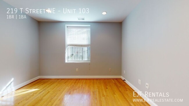 Building Photo - Modern 1 bedroom unit in Bloomingdale/Ecki...