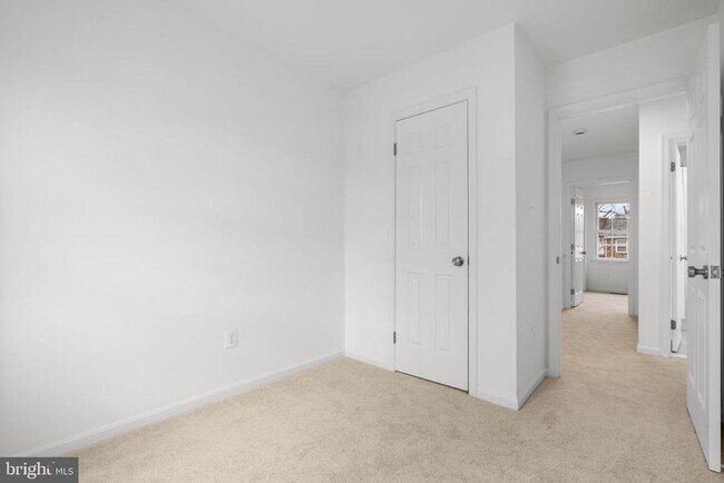 Building Photo - 119 E Main St