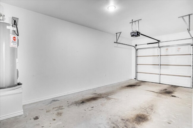 Building Photo - 16078 Echo Glen Dr