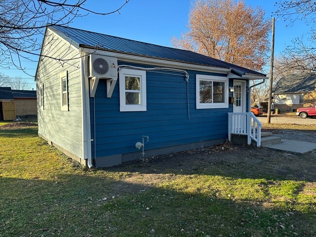 Building Photo - COMING SOON! Quaint & Cozy 2BR/1BA House in Baxter Springs