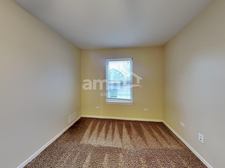 Building Photo - 7003 Pyramid Dr