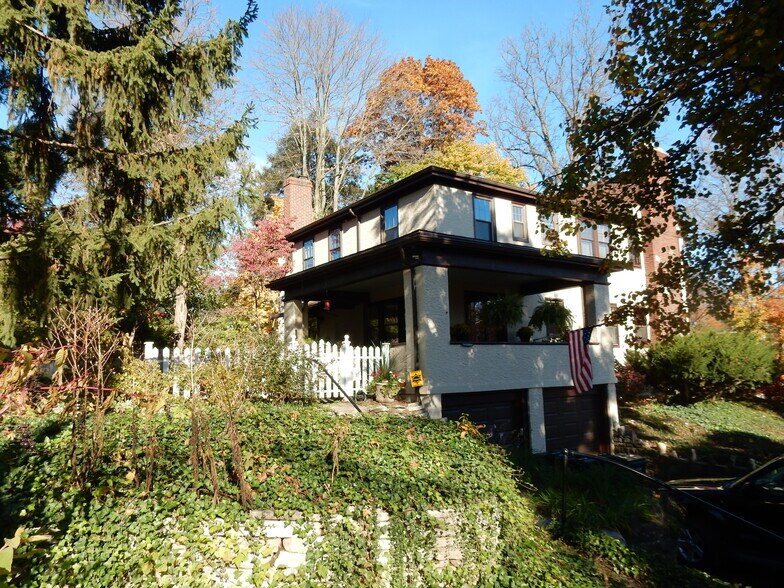 Building Photo - 4445 Erie Ave