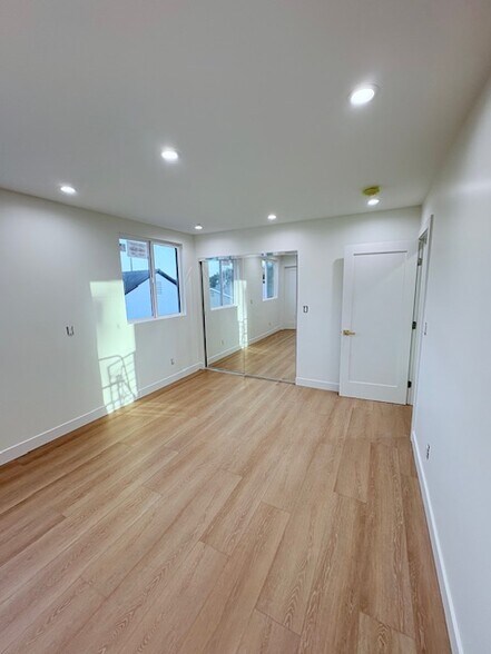 Building Photo - 8315 Kittyhawk Ave