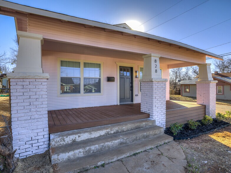 Building Photo - 828 NW 32nd St