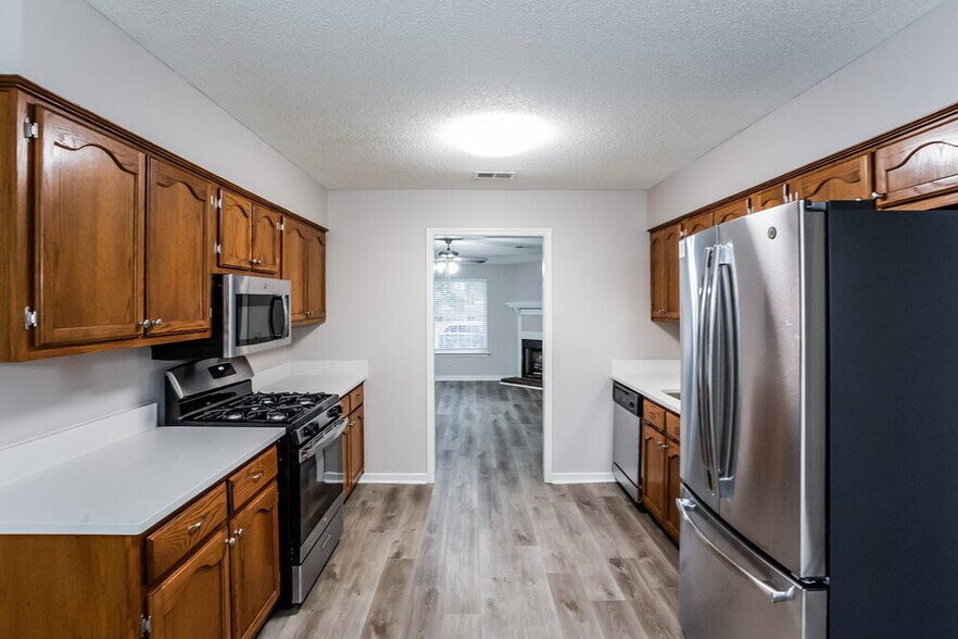 Building Photo - 7163 Windsor Dr