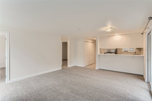 Building Photo - Beautiful 2BR/1BA Condo For Rent!!! Available May 1st - TEXT to TOUR!!!