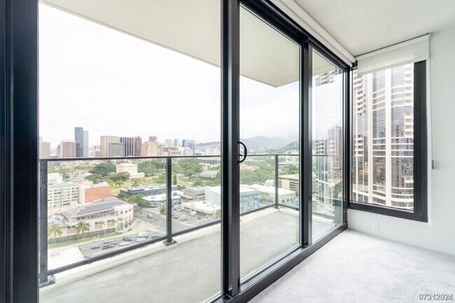 Building Photo - Highly desirable 2-bdrm, 2-bath, 1-pkg condo at Ililani in Kakaako