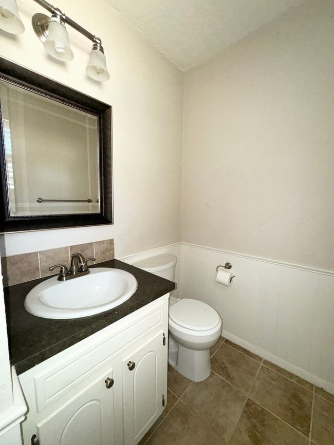 Building Photo - 4810 NW Hoover- COMING SOON!