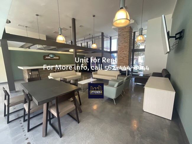 Building Photo - Condo - 1 Bedroom / 1 Bath - Long Beach