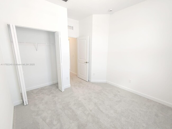 Building Photo - 537 Rivergrass St