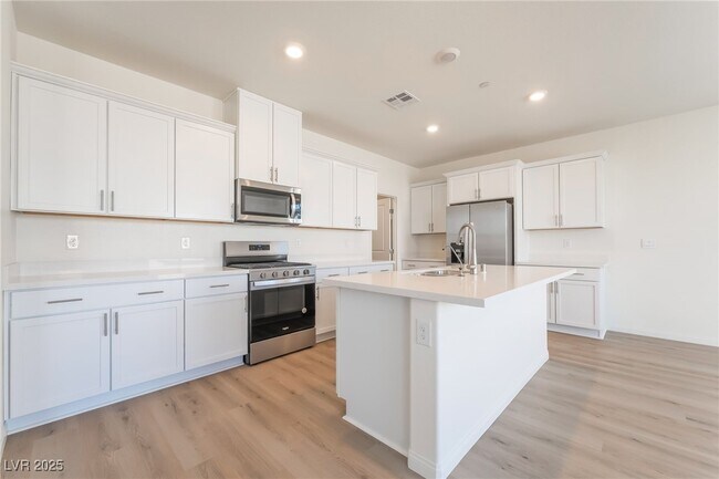Building Photo - 1027 Gentle Swan