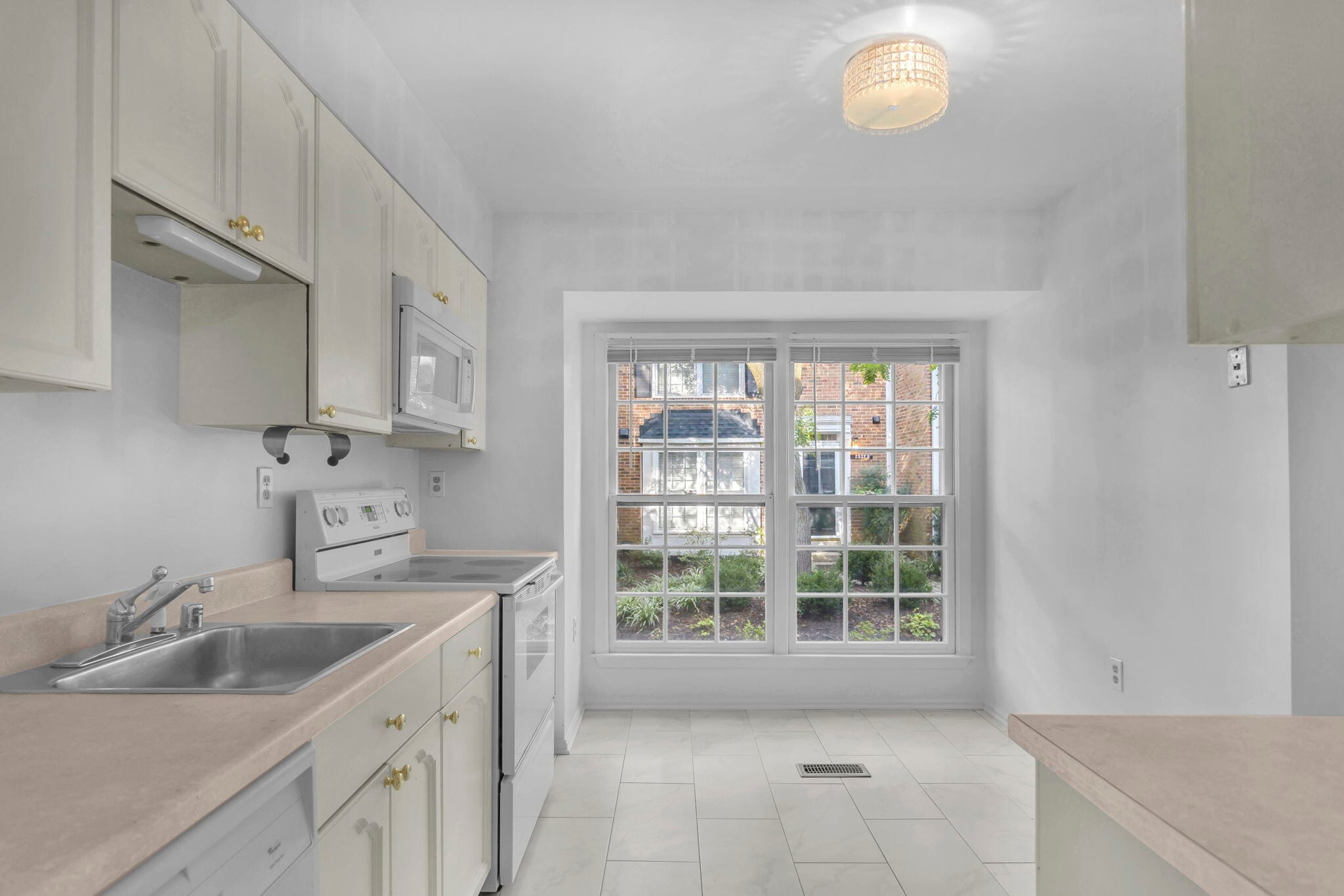 Building Photo - 2534 S Arlington Mill Dr