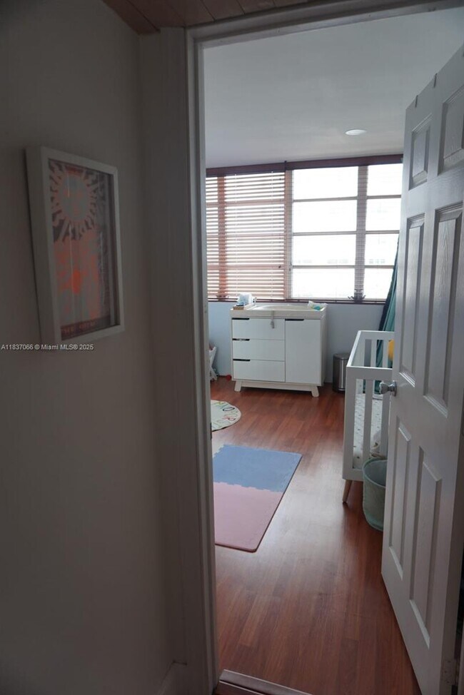 Building Photo - 1408 Brickell Bay Dr