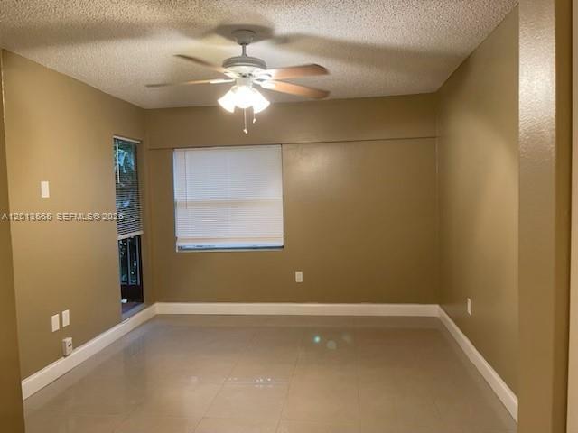 Building Photo - 526 SW 113th Way