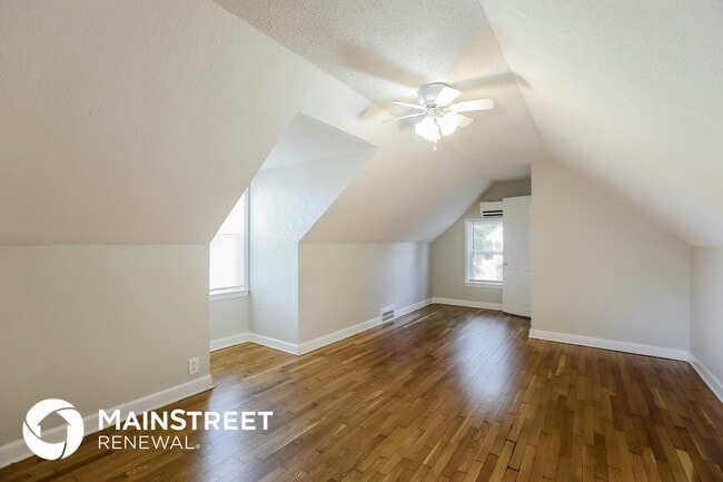 Building Photo - 5212 N Spruce Ave