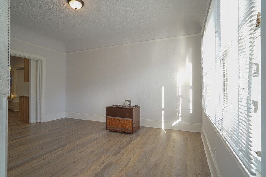 Building Photo - 185 10th St