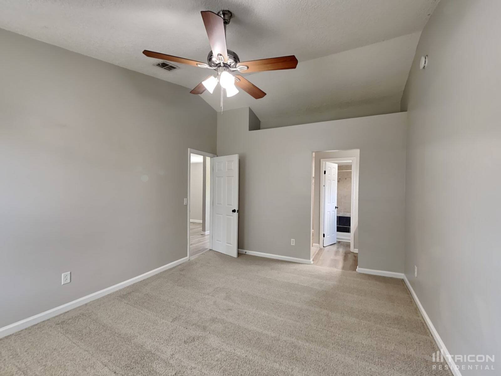 Building Photo - 13131 Leatherleaf Dr S