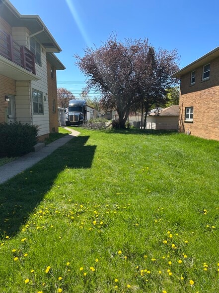 Building Photo - 4563 N 73rd St