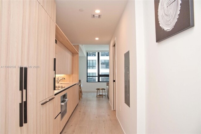 Building Photo - 225 N Miami Ave