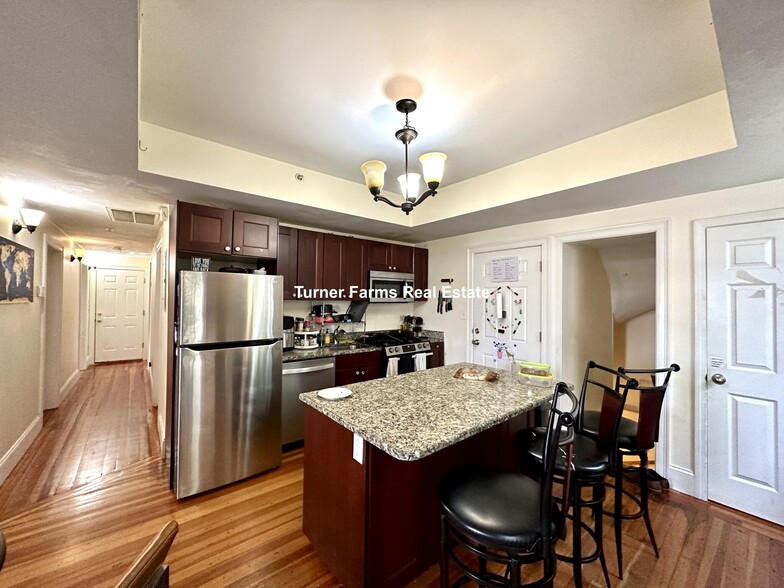 Building Photo - 107 Fisher Ave