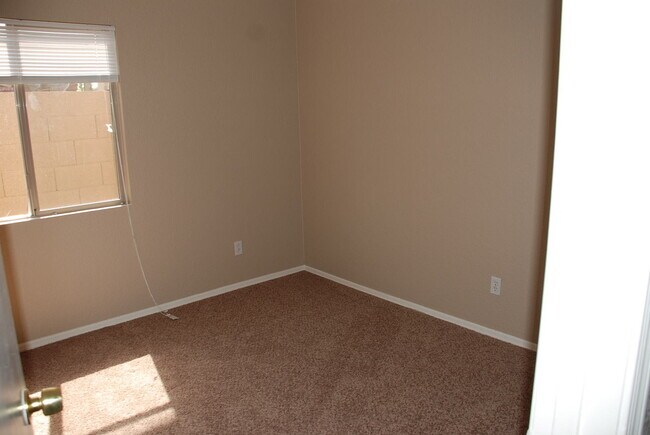 Building Photo - Beautiful Tolleson Home