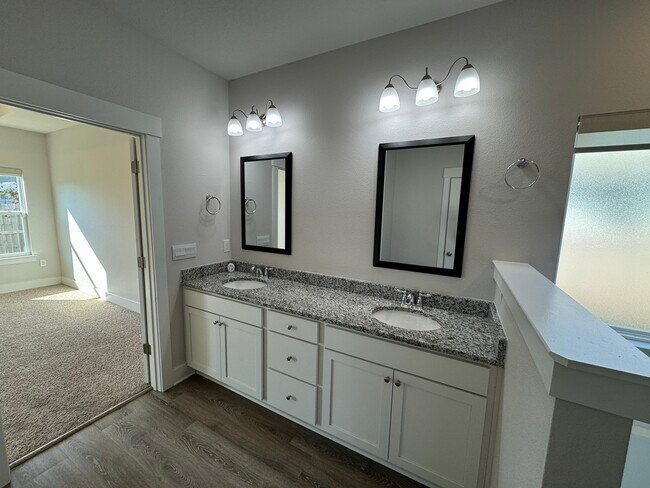 Building Photo - 3533 Sailfish Dr