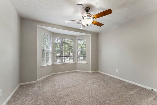 Building Photo - 17 N Spiral Vine Cir