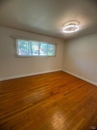 Building Photo - 543 Silver Dr