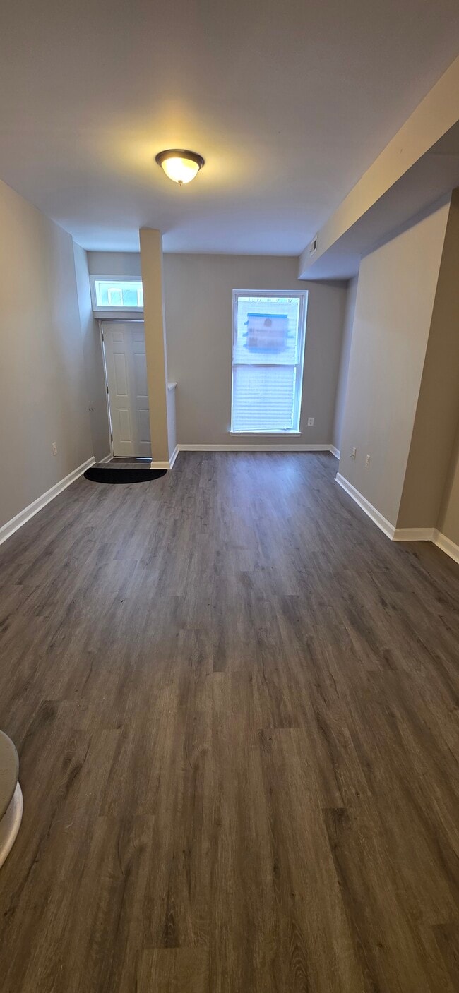 Building Photo - 420 N Montford Ave