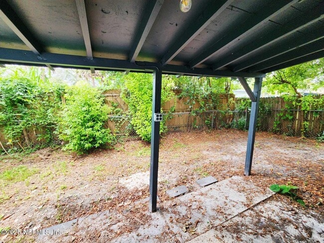 Building Photo - 2750 Glen Mawr Rd