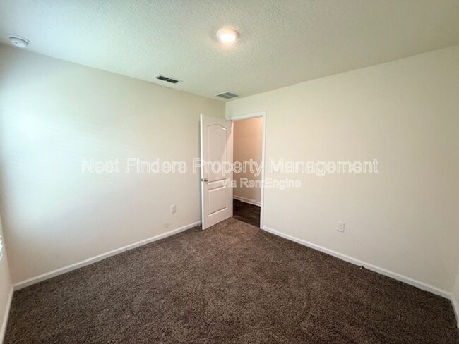 Building Photo - 8118 Meadow Walk Ln