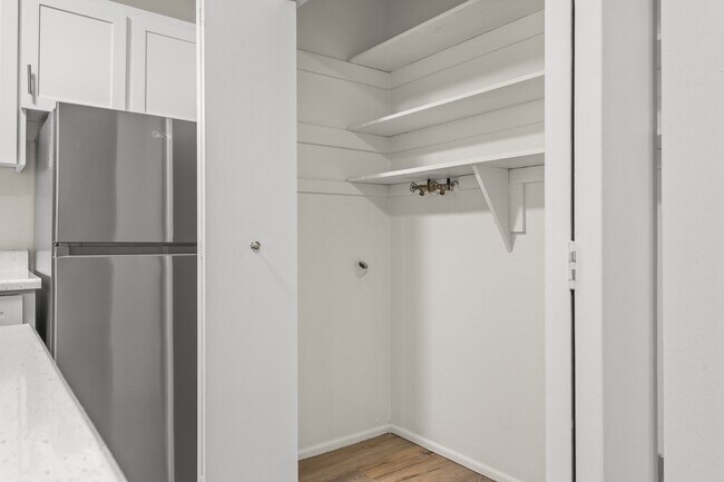 Building Photo - 1912-1914 SE Tacoma St.