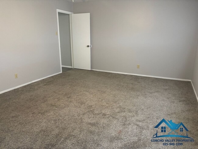 Building Photo - 1932 Glenwood Dr