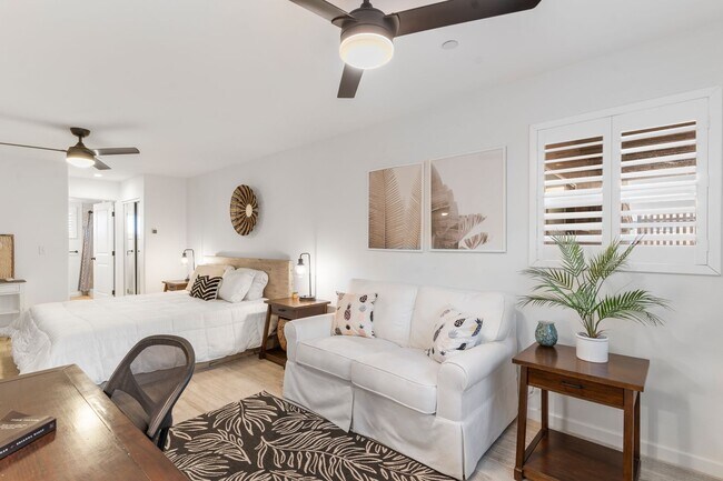 Building Photo - Fully Remodeled & Furnished – Villas at Ka...