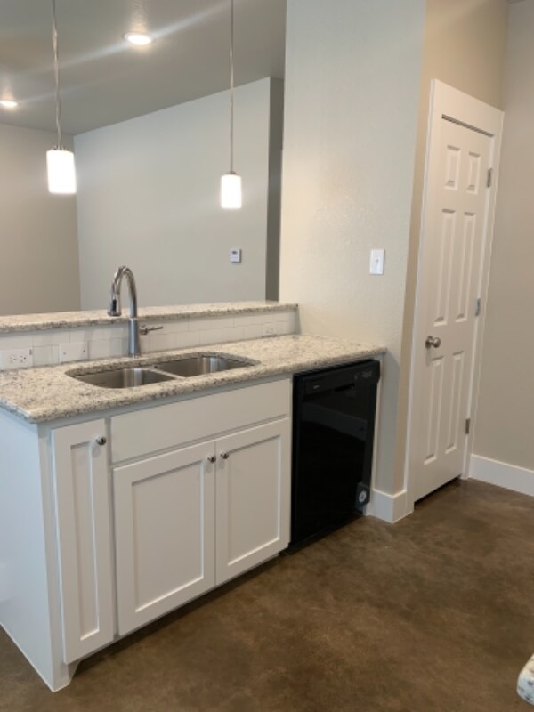 Building Photo - 3224 Belmont Dr