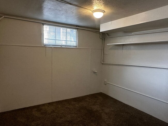 Building Photo - 1809 10th Ave