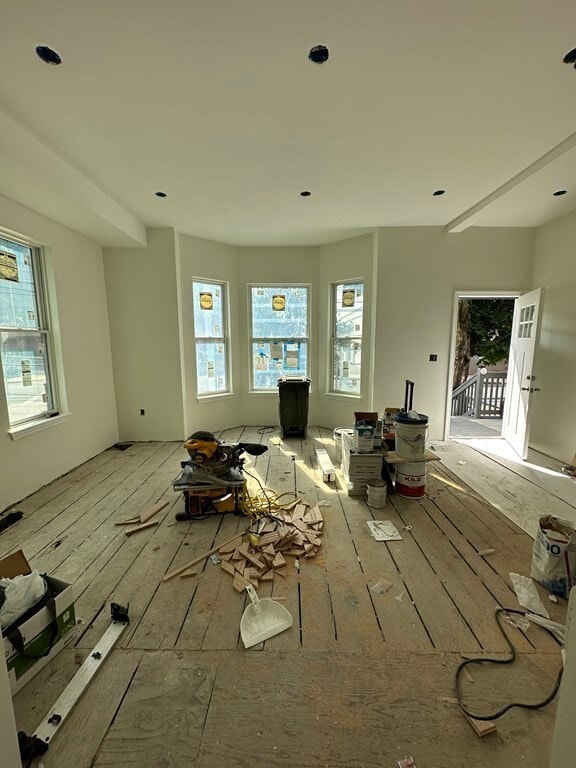 Building Photo - 167 Everett St