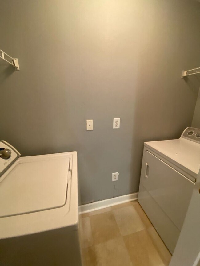 Building Photo - 18489 Bridle Club Dr