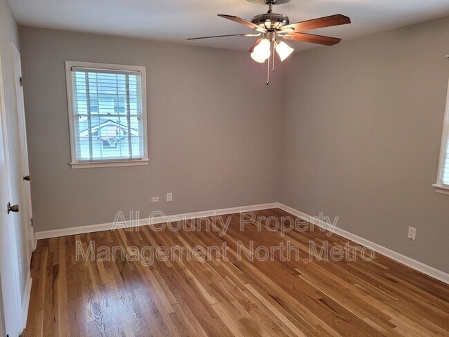 Building Photo - 777 Foxcroft Cir SE