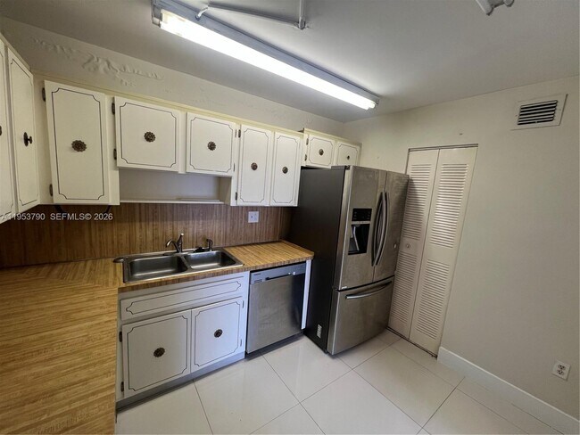 Building Photo - 5731 NW 37th St