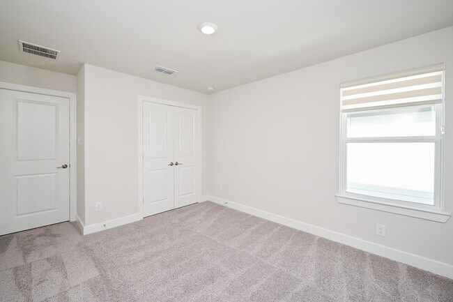 Building Photo - 21827 Erskine Peaks Pl