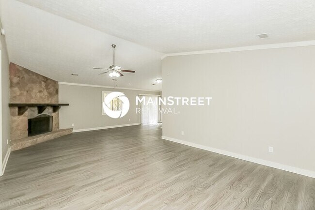 Building Photo - 3 Bedroom Pet-Friendly Home in Jonesboro, GA with Main Street Renewal